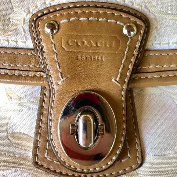 Coach Wristlet - Picture 2 of 6